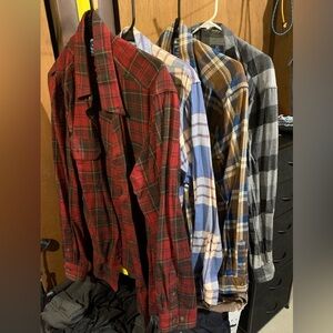 Set of 4 men’s L plaid shirts